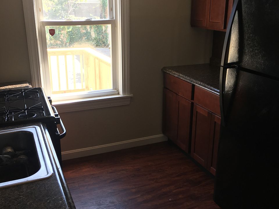 2nd image of 212 Nash Rd #1