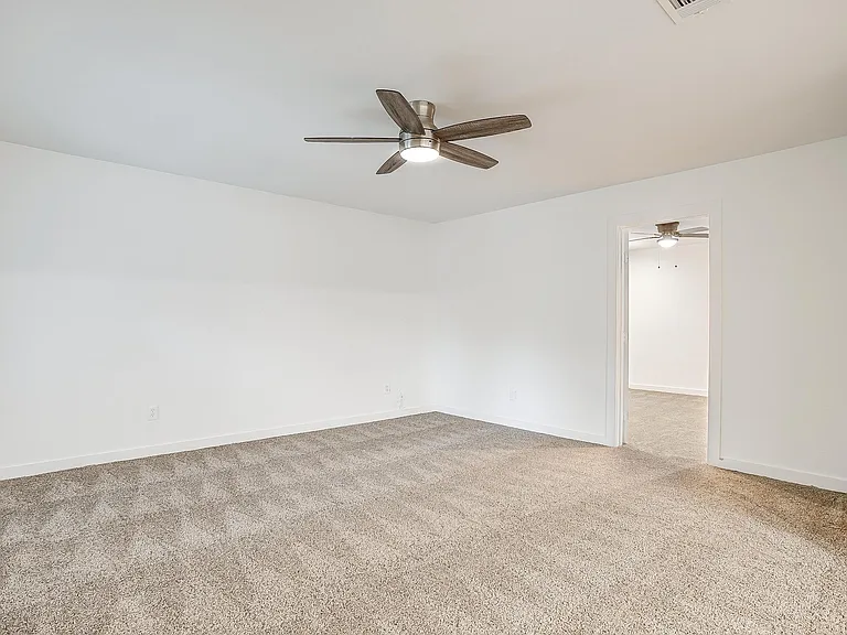 311 Byron St — Photo 9