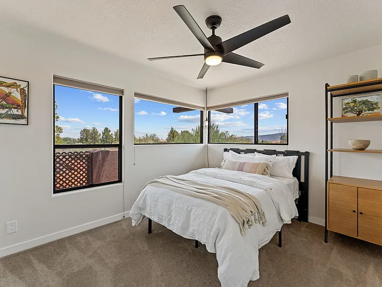 1411 W Sandhill Cir — Photo 38