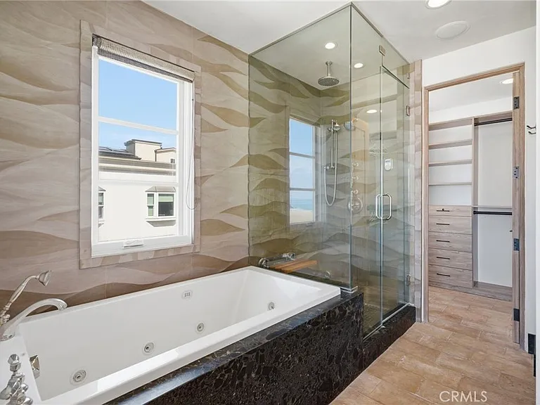 3715 Seashore Dr — Photo 16