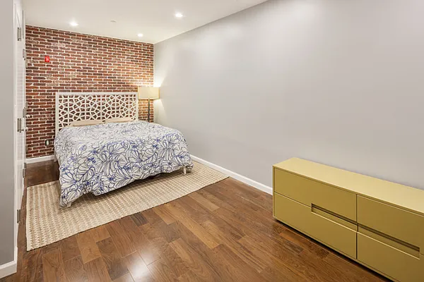 Rented by Compass | media 23