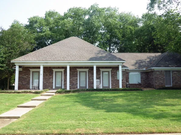 602 Shadowood Ln, Starkville, MS 39759