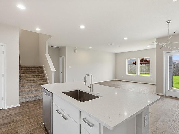 4th image of 21523 Victoria Harbor Dr