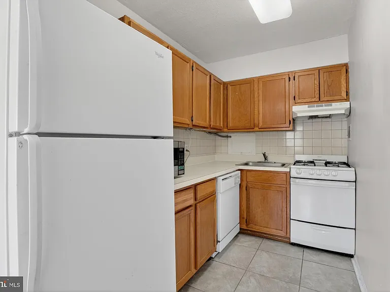 2101 Chestnut St #17-708 — Photo 2