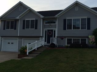 1101 Andrew Dr, Morgantown, WV 26508