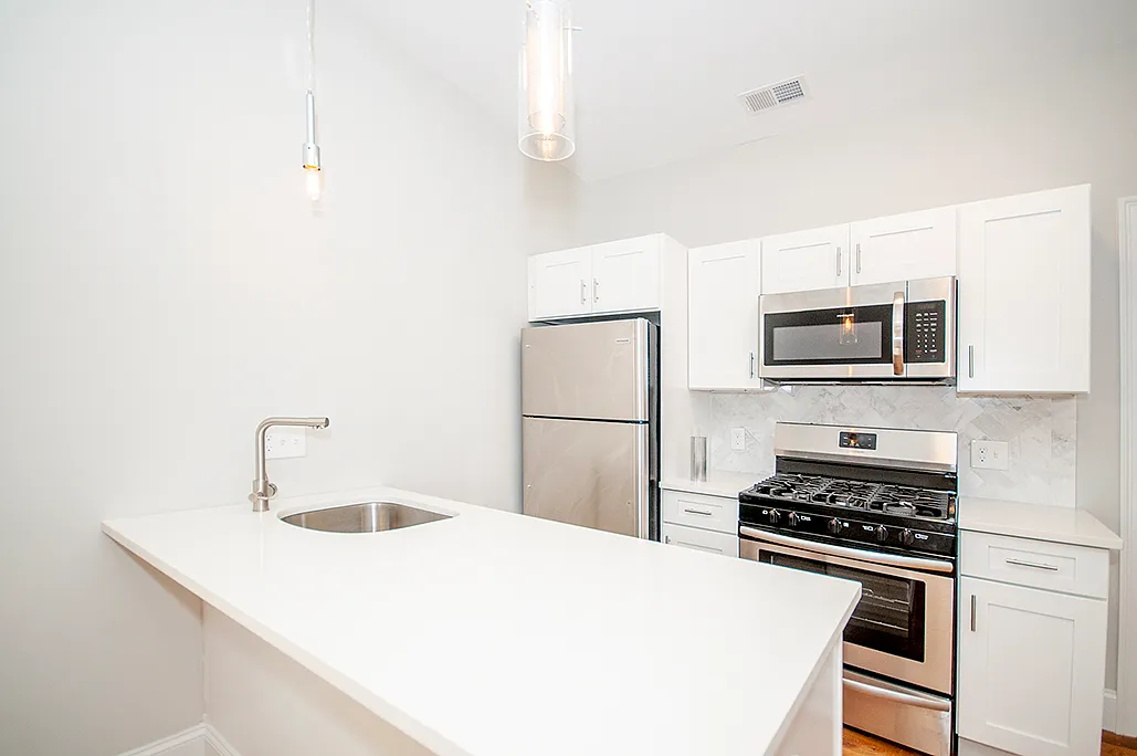 Building Photo - 205 Marion St #3