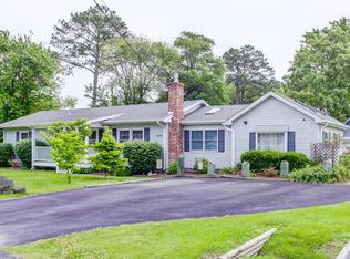 4174 Division St, Chincoteague, VA 23336
