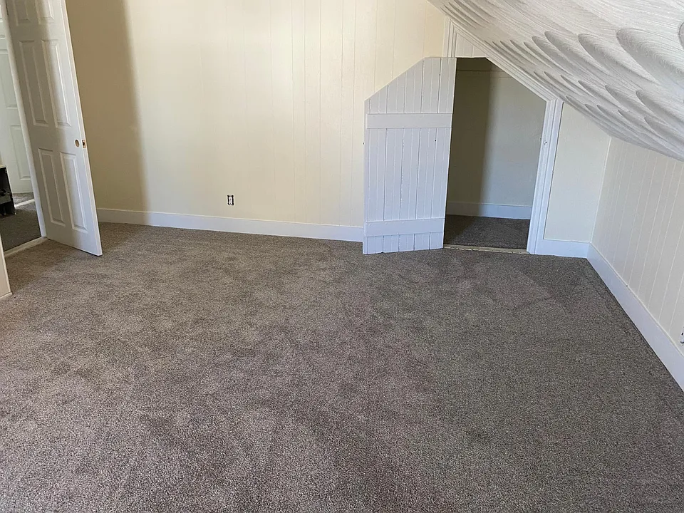875 Jefferson Blvd #1