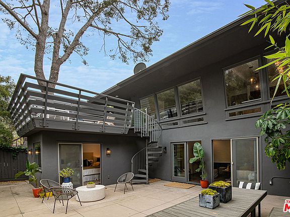 2nd image of 16525 Las Casas Pl