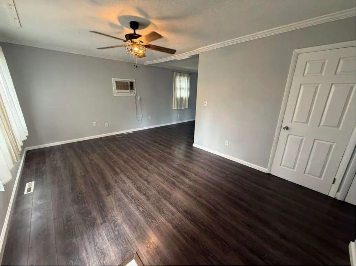 3 bed, 1400 sqft, $3,100 — Photo 2