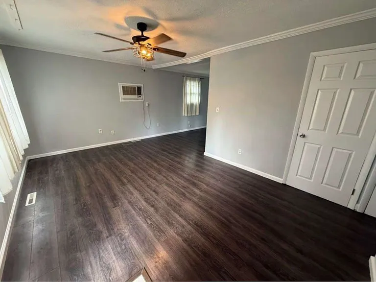 406 Applegate Ave — Photo 2