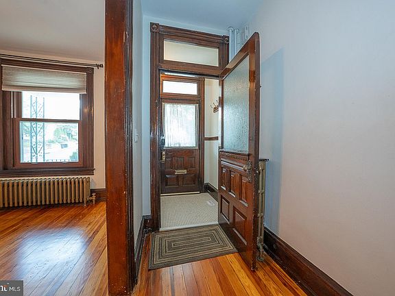 2nd image of 3740 Manayunk Ave