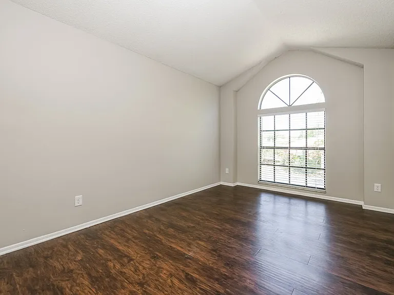 7663 Sapphire Ln — Photo 15