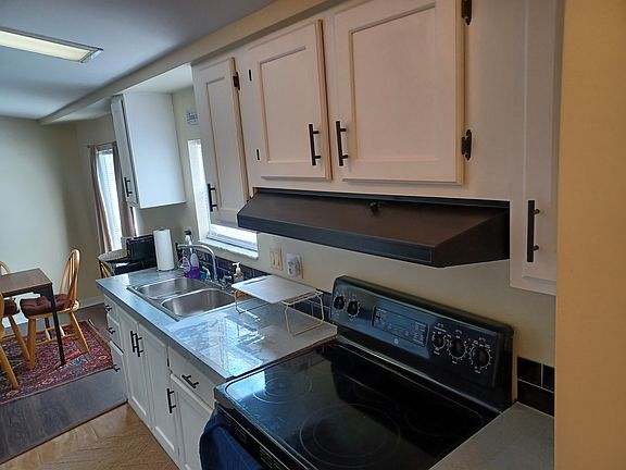 4th image of 634 Tulip Cir W
