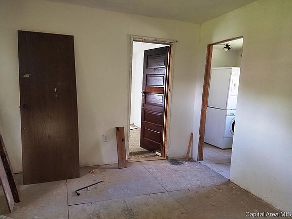 4th image of 908 S D St
