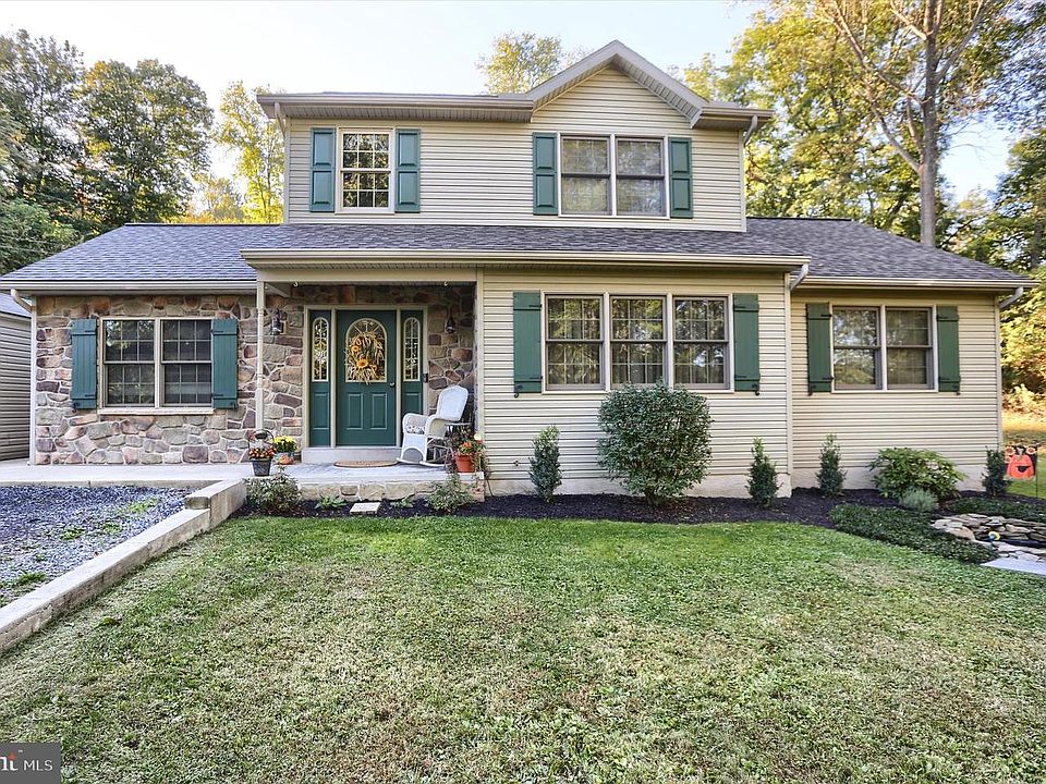 1st image of 615 Singer Ln