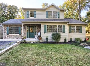 615 Singer Ln, Dauphin, PA 17018