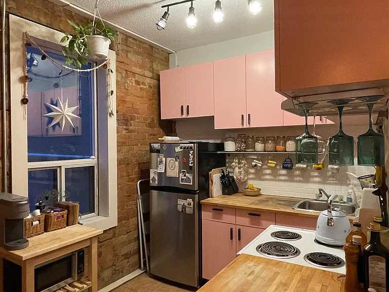 225 Gladstone Ave — Photo 175