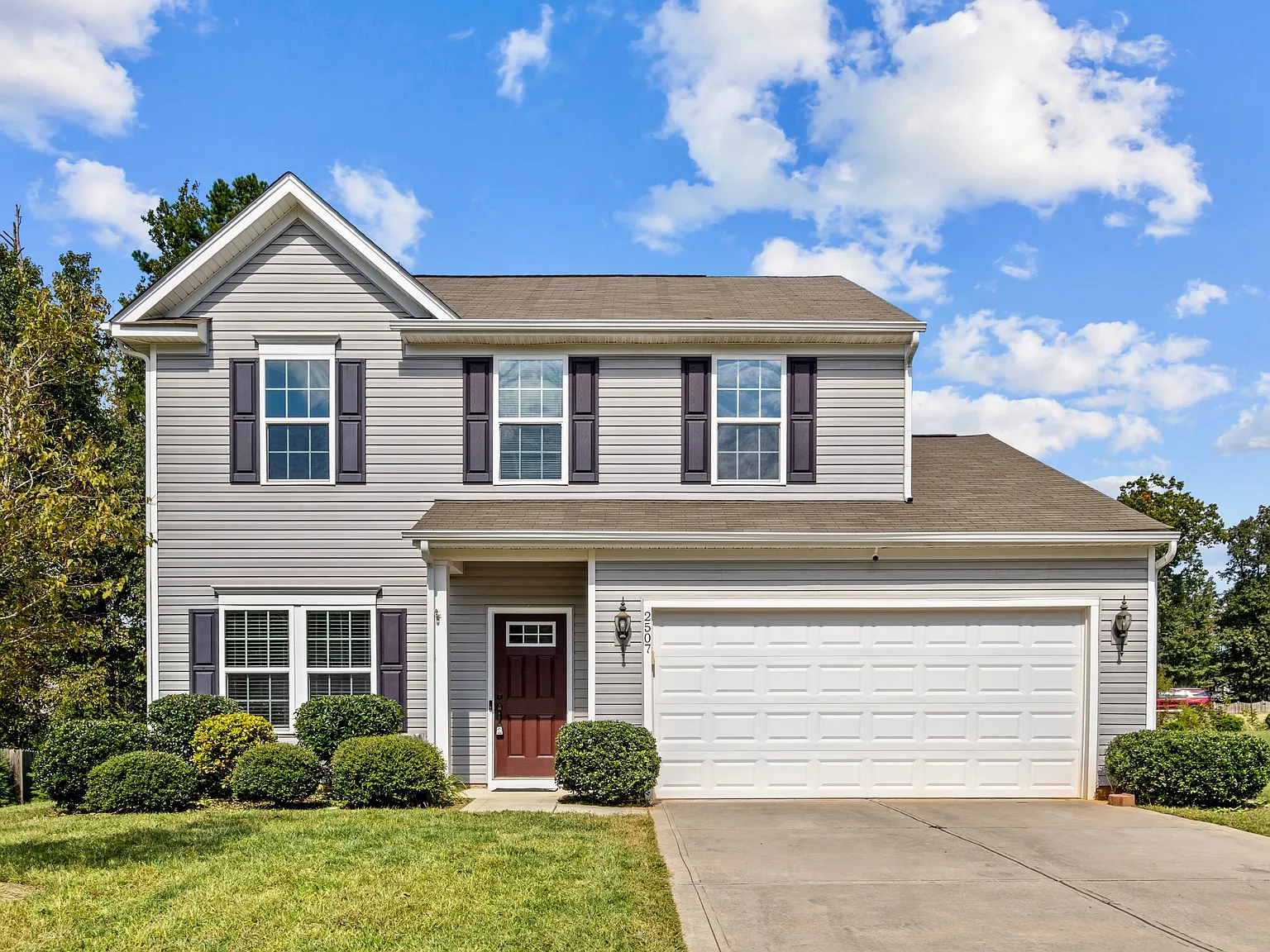 4 bed, 2.5 bath, 2083 sqft, $2,300 — Photo 1