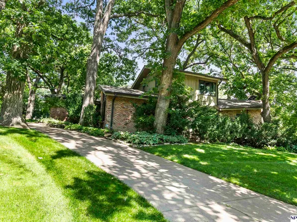 9718 Frederick St, Omaha, NE 68124