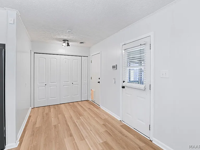 111 Lori St — Photo 14