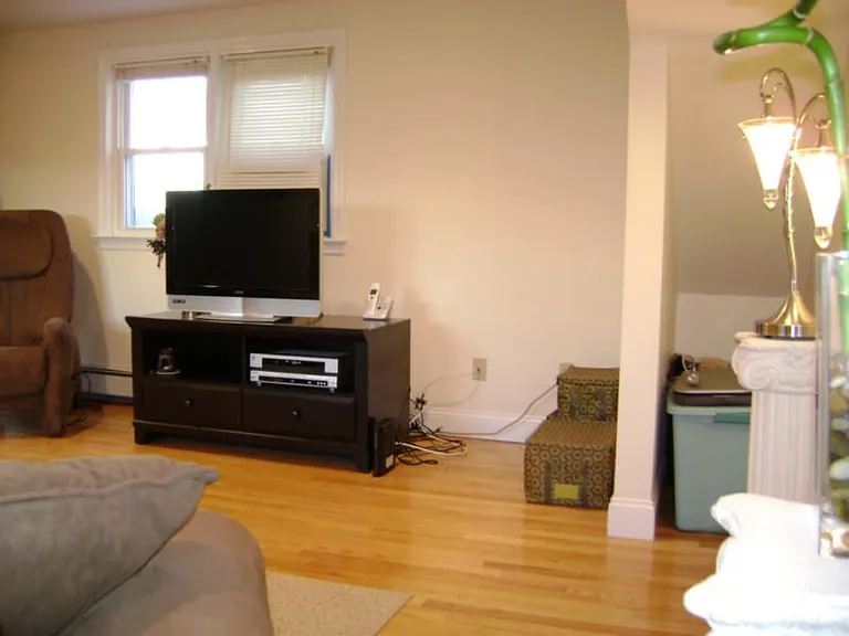 Hillcrest Cir — Photo 9