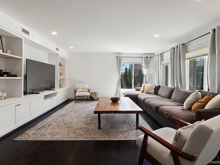 20 Primrose St — Photo 3
