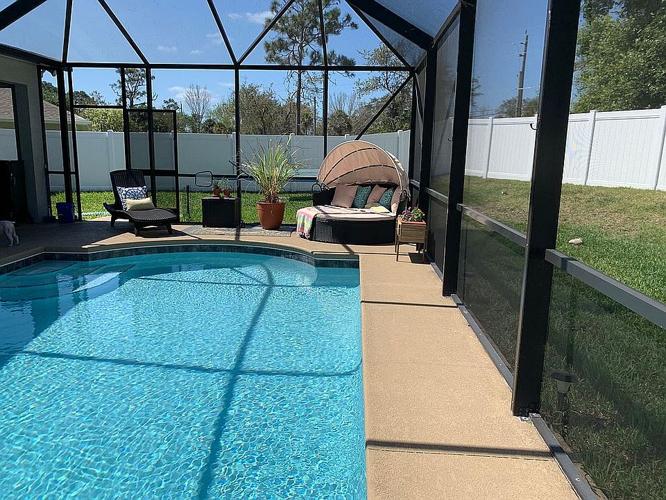 2nd image of 632 Hollow Glen Dr