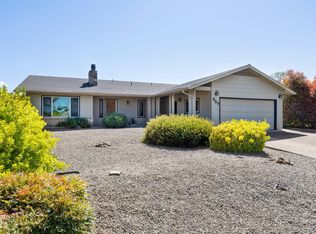 807 W 1st St, Phoenix, OR 97535