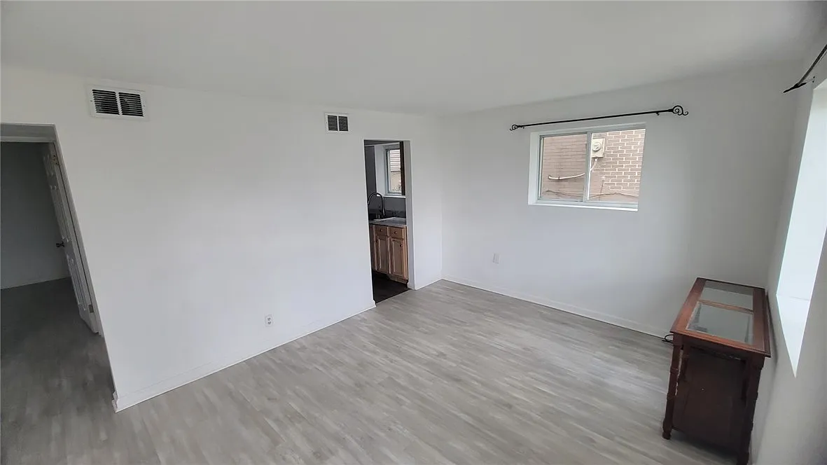 Building Photo - 4461 Highridge St #2