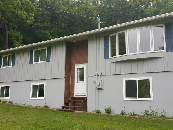 12000 Us Highway 18, Prairie Du Chien, WI 53821