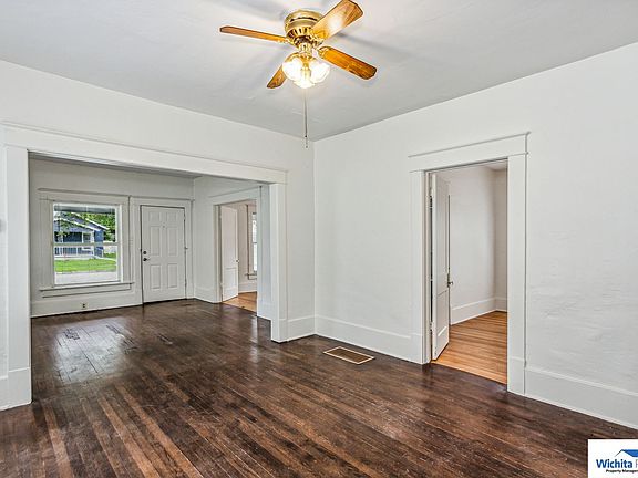 5th image of 224 N Elizabeth St