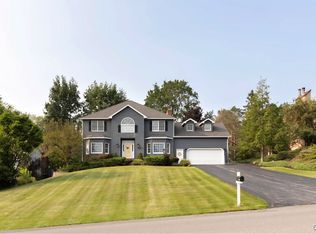 7811 Rolling Ridge Dr, Manlius, NY 13104