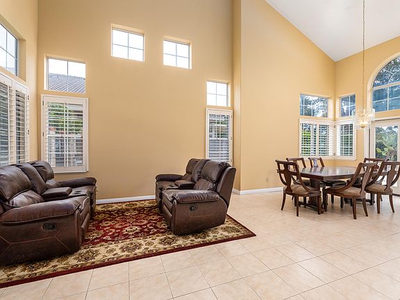 5th image of 2383 Valley View Dr