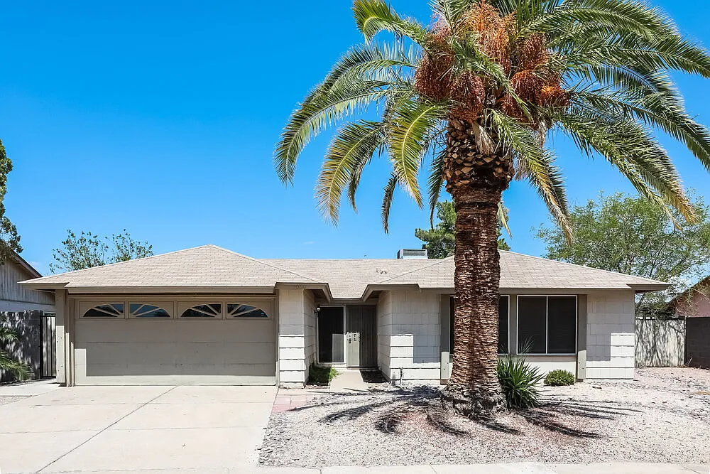 3 bed, 2.0 bath, 1467 sqft, $2,375 — Photo 1