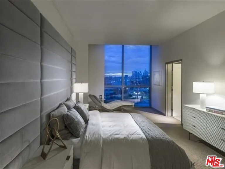 3033 Wilshire Ave #816 — Photo 7