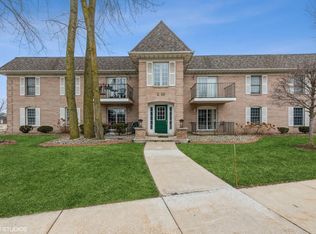 2720 Georgetowne Dr UNIT B-1, Highland, IN 46322