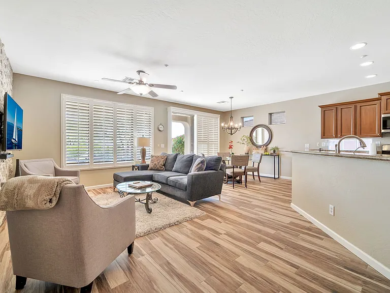 2519 W Myopia Dr — Photo 10