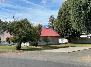 205 N 1st St, Glenwood, WA 98619
