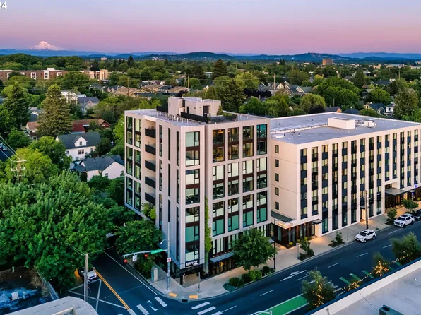 12 NE Fremont St Unit 4E, Portland, OR 97212