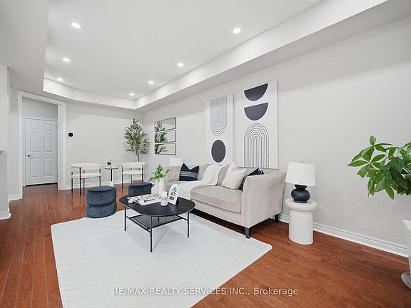 3rd image of 21 Waterville Way