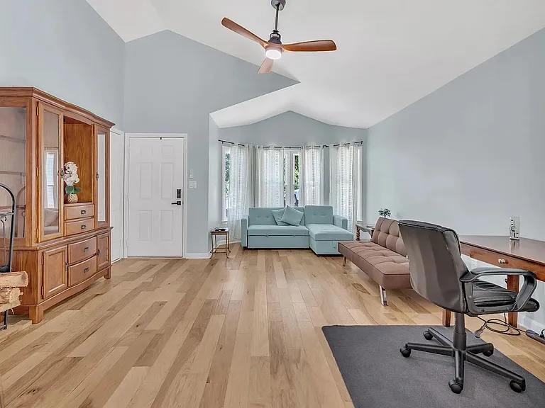 105 Tall Rock Ct — Photo 6