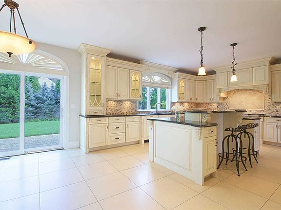 3rd image of 54 Saddle Ln