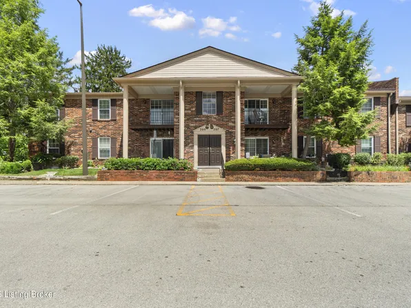 204 Logsdon Ct, Douglass Hills, KY 40243