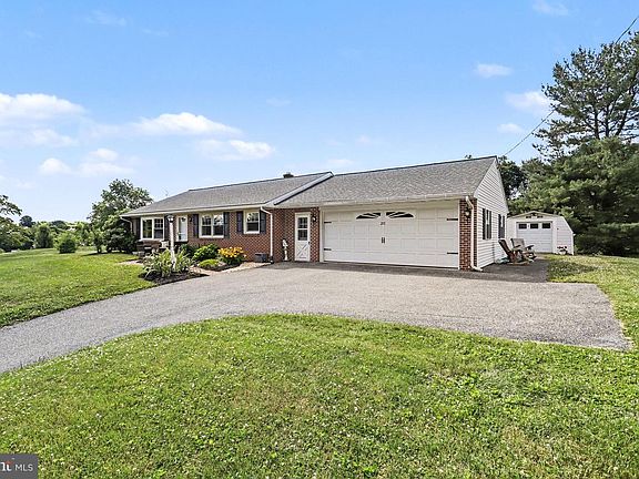 4th image of 273 W Penn Grant Rd