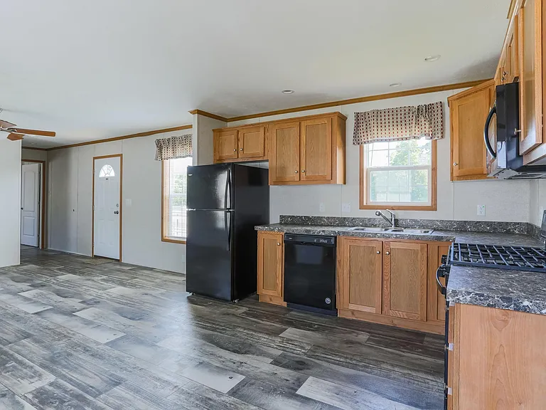 Camelot Woods — Photo 17
