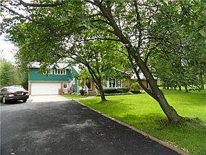 3rd image of 8 Hazel Ct