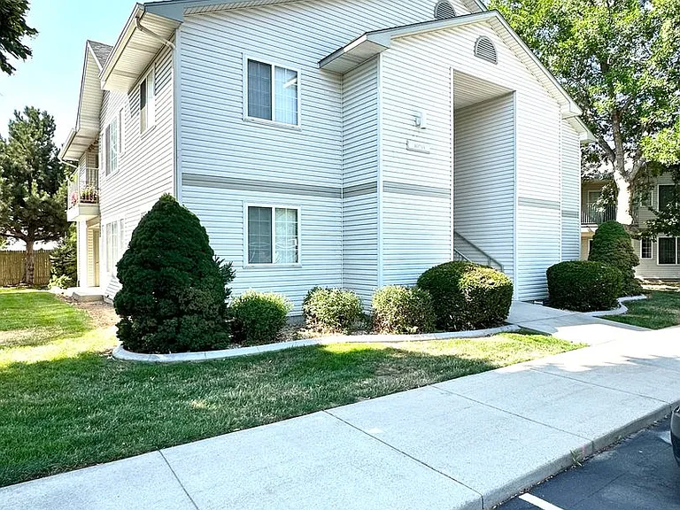 10697 W Halstead Ln #201 — Photo 30
