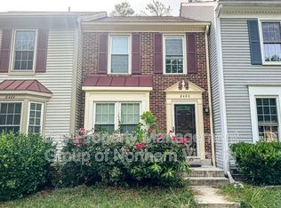 8482 Blue Oak Ct, Springfield, VA 22153