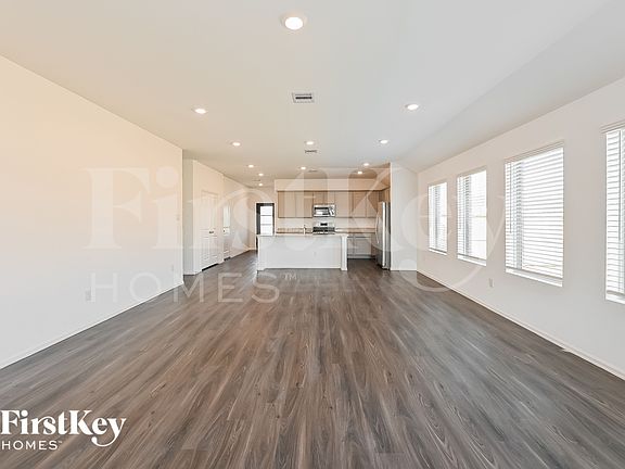 4th image of 7514 Oakmont Ave